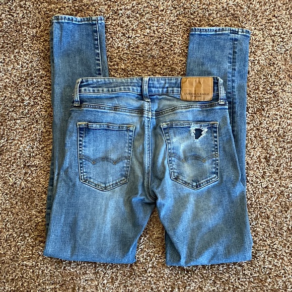 29x32 Slim American Eagle distressed light wash - Picture 3 of 7